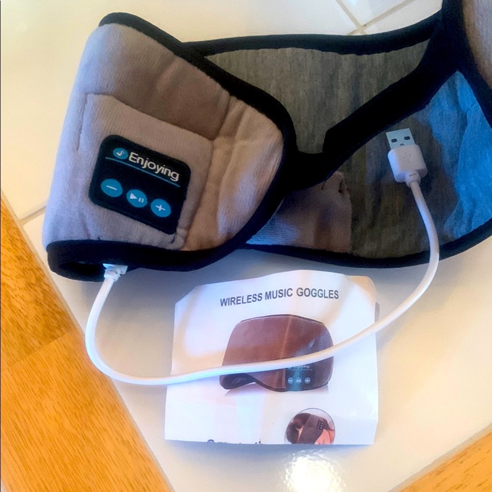 Enjoying Wireless Music Goggles - Black and Gray